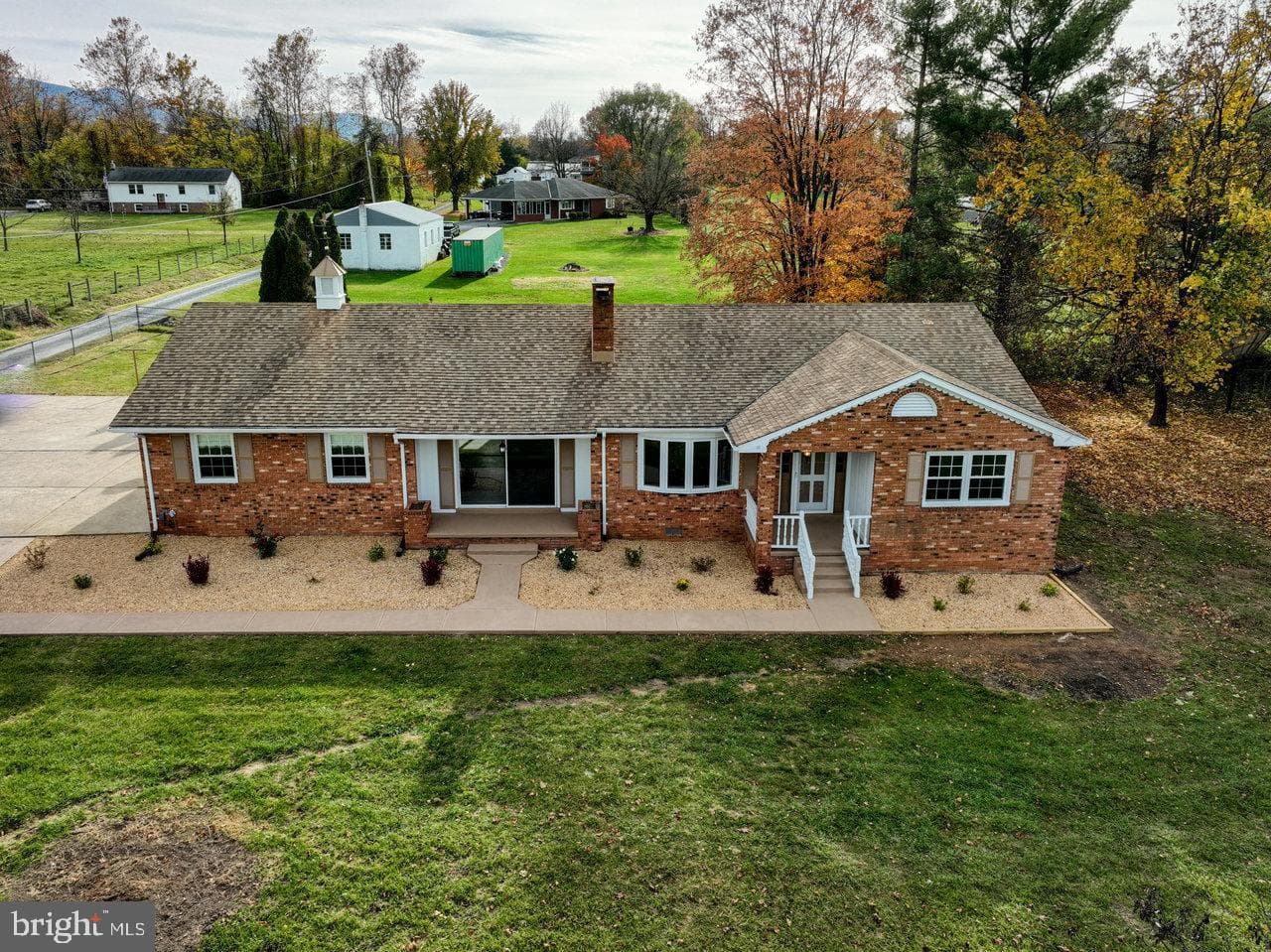 152 Edwin Drive photo 33