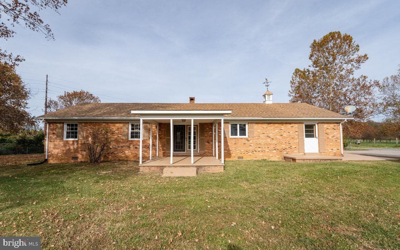 152 Edwin Drive photo 35
