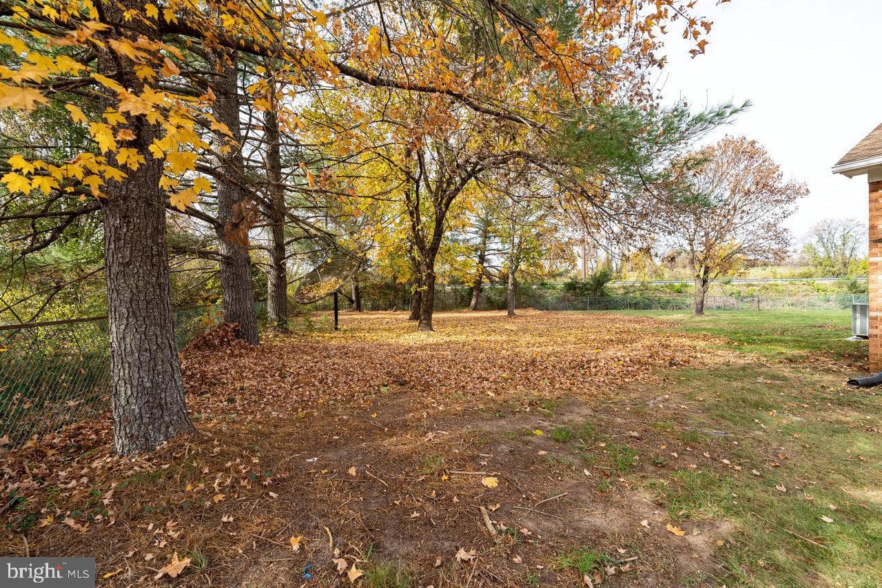 152 Edwin Drive photo 40