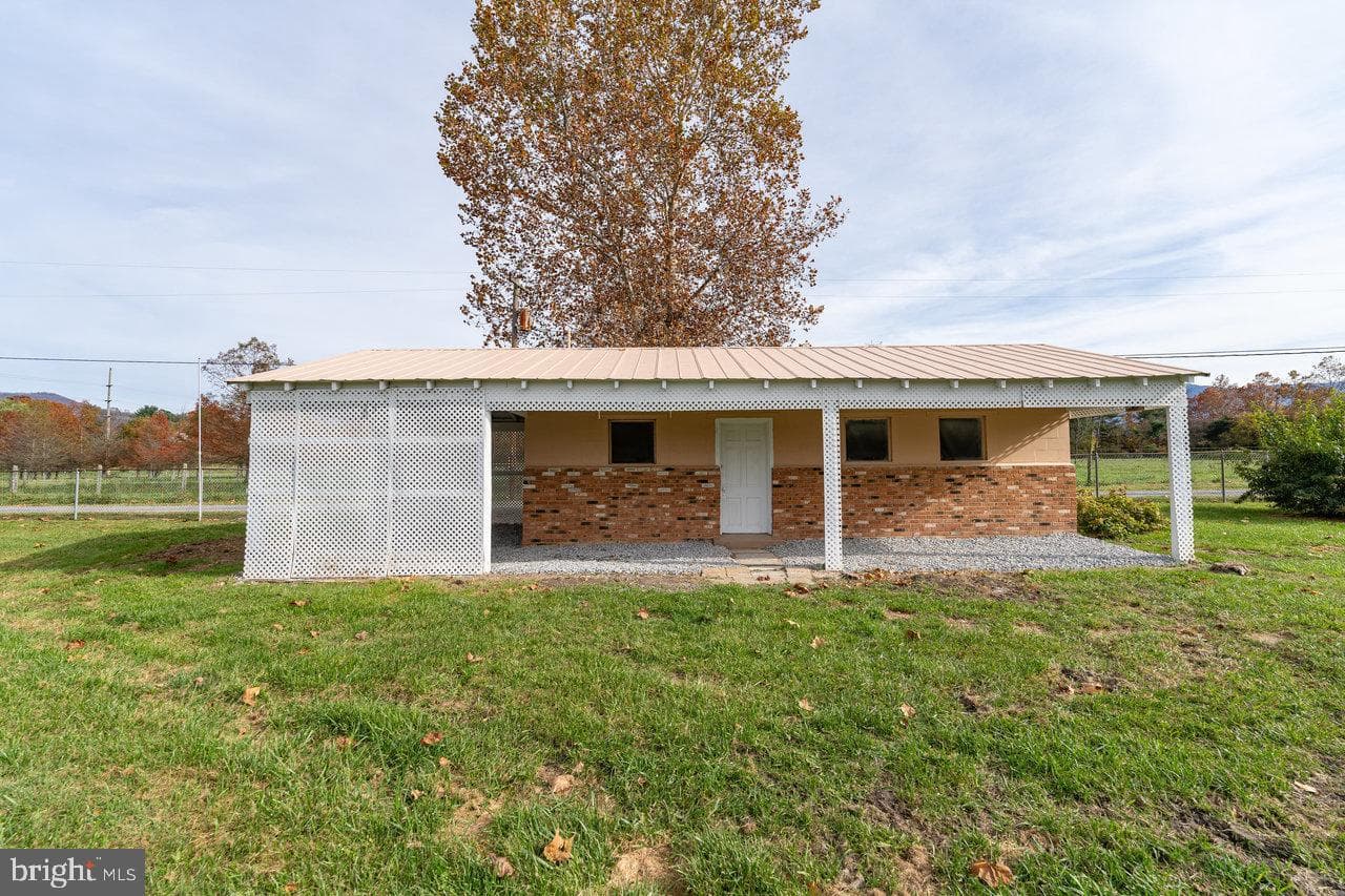 152 Edwin Drive photo 51