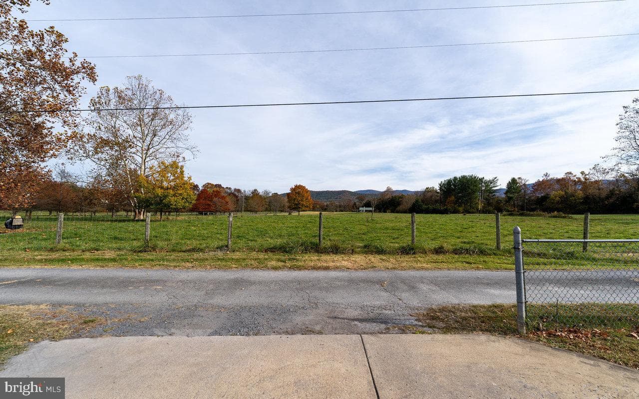 152 Edwin Drive photo 53