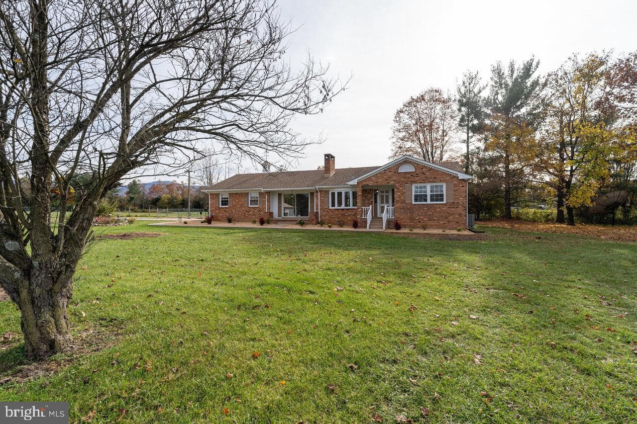 152 Edwin Drive photo 54