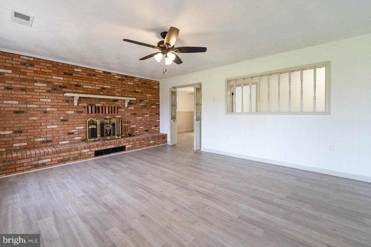 152 Edwin Drive photo 8