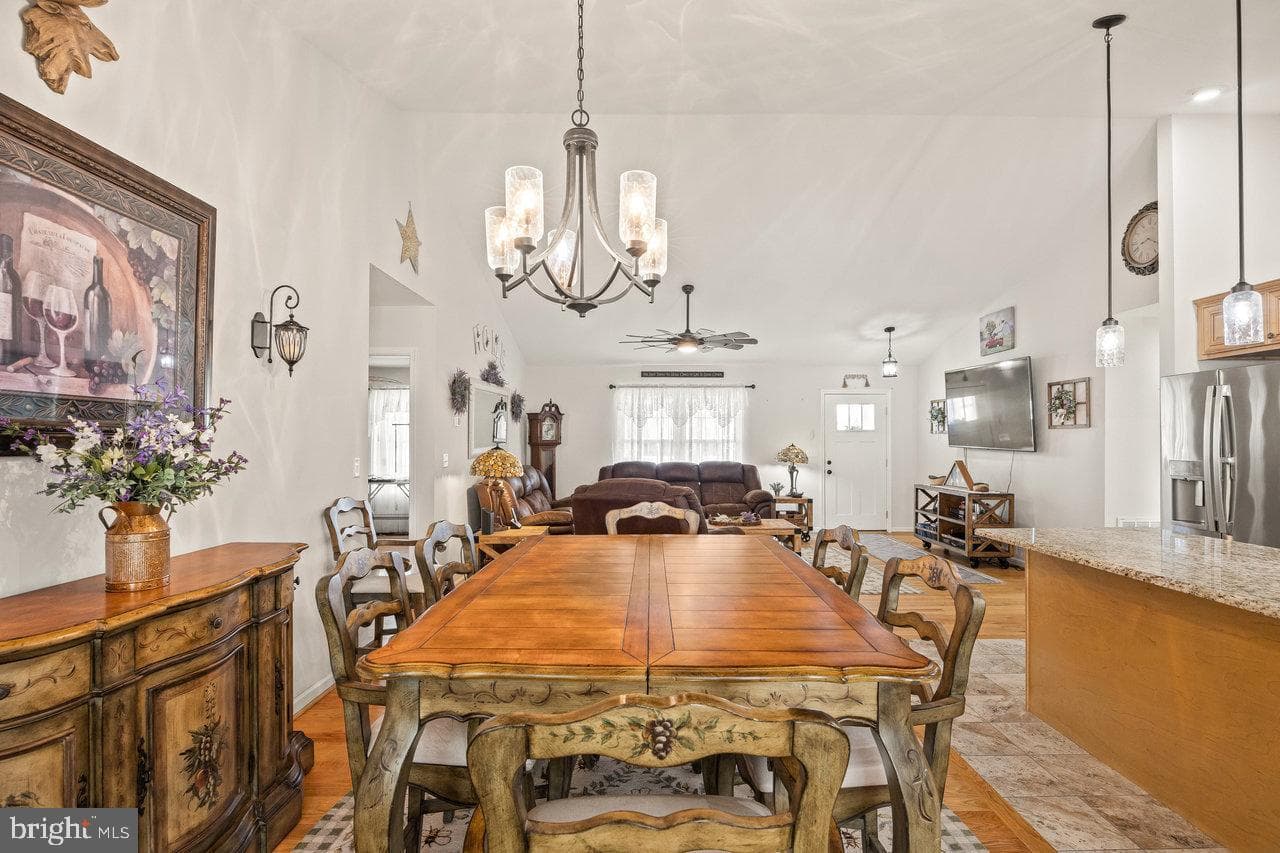 53 Arthur Lane photo 12