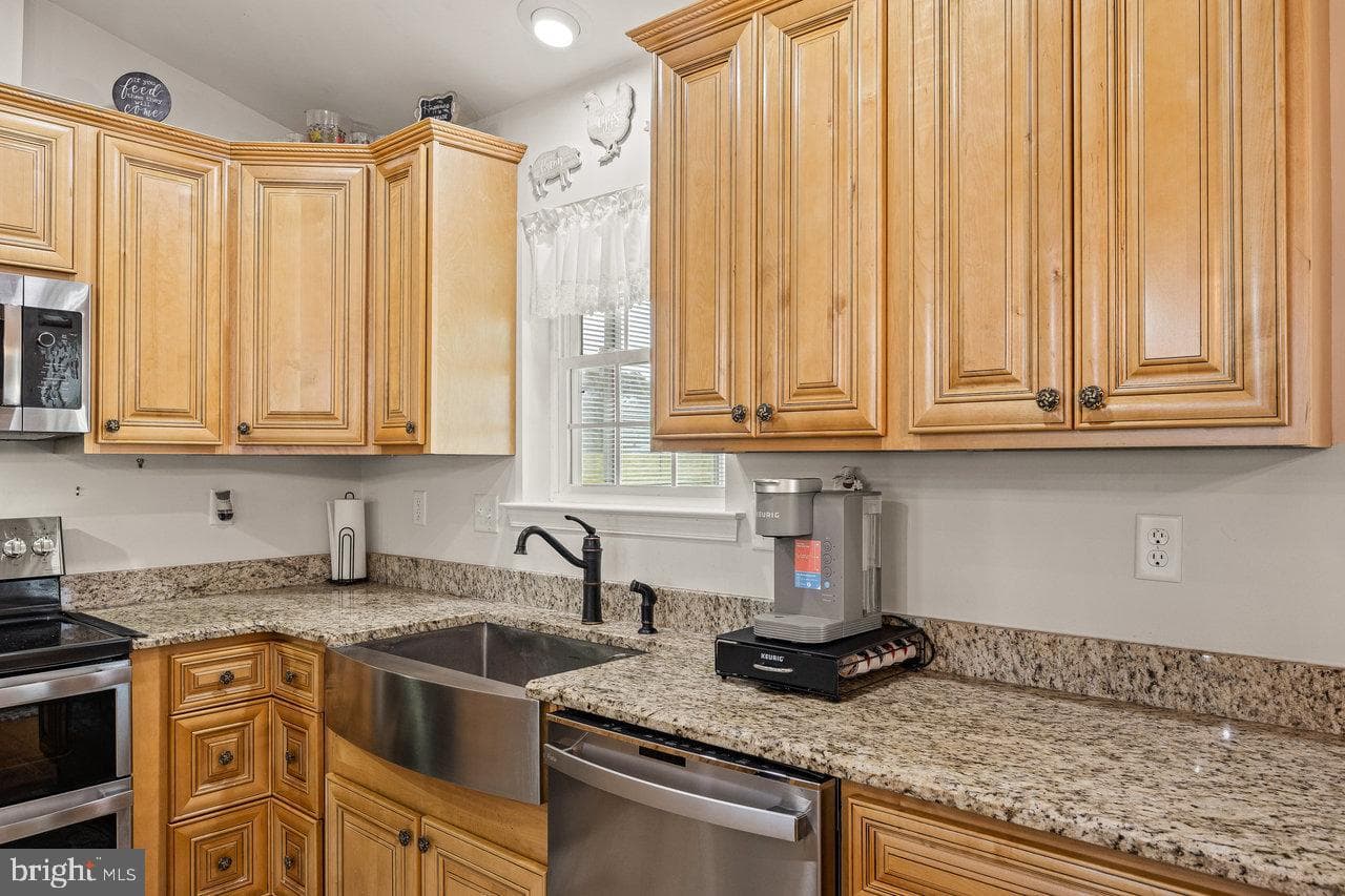 53 Arthur Lane photo 20