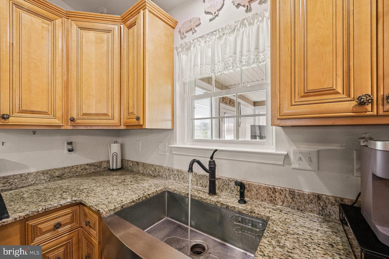 53 Arthur Lane photo 21