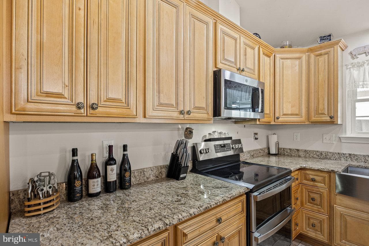 53 Arthur Lane photo 24