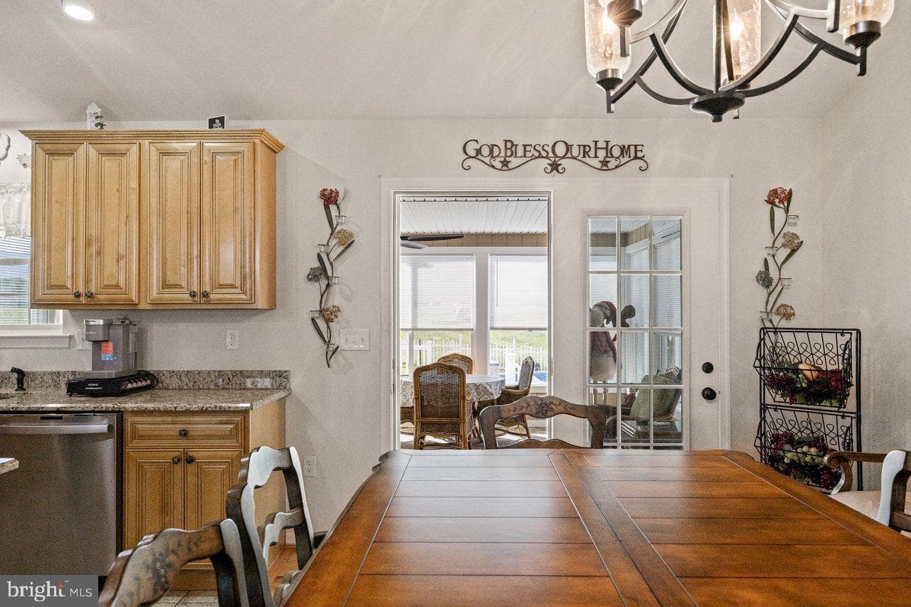 53 Arthur Lane photo 28