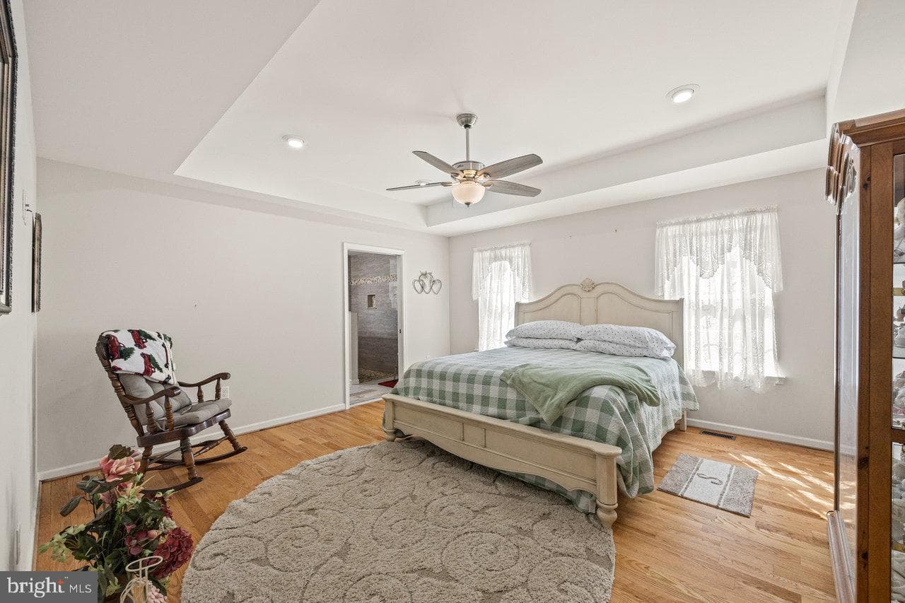 53 Arthur Lane photo 34