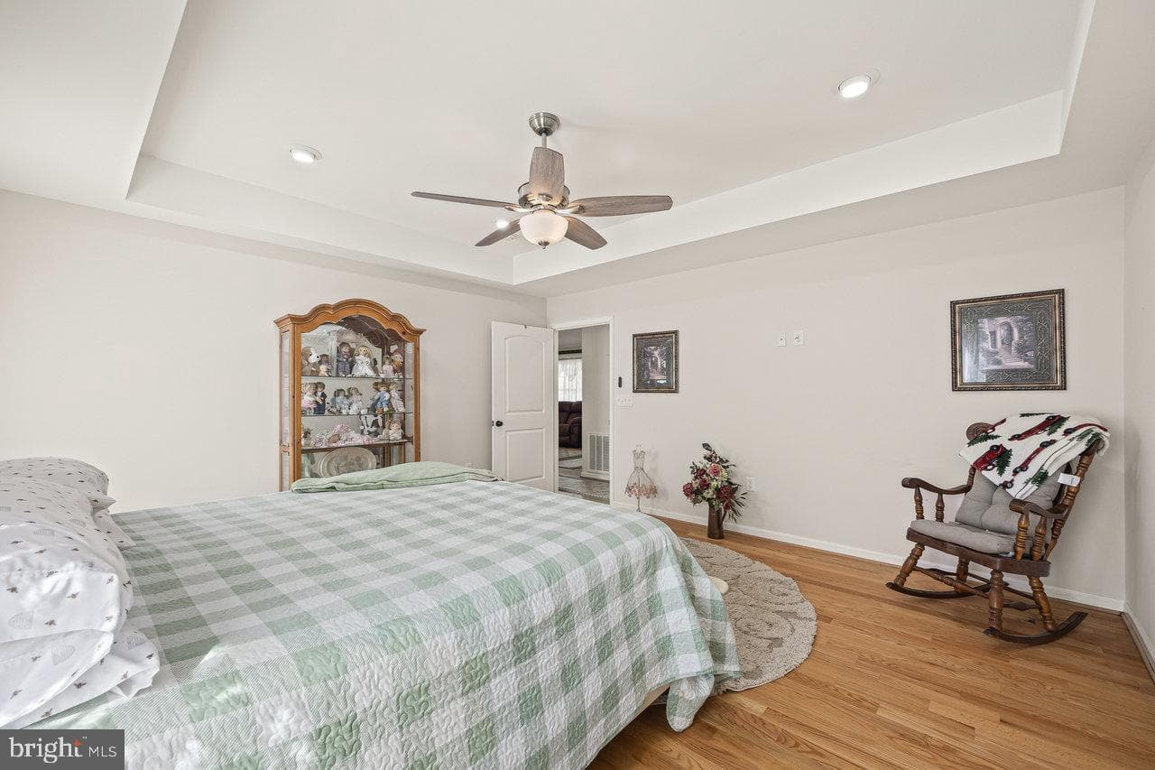 53 Arthur Lane photo 37