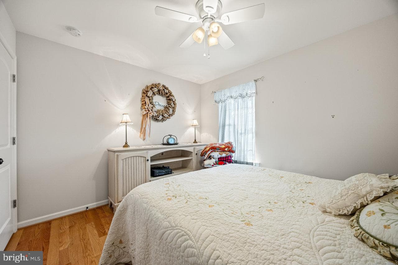 53 Arthur Lane photo 44
