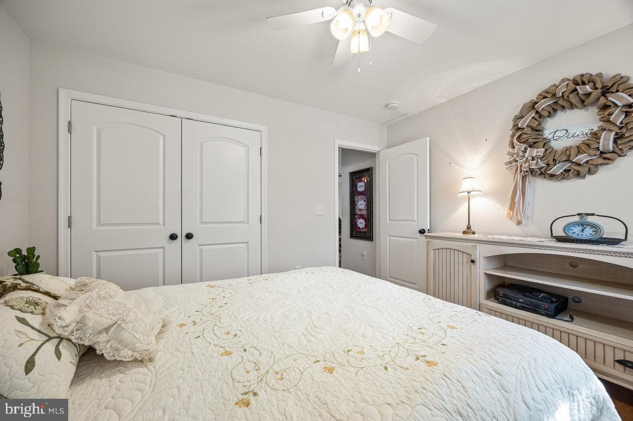 53 Arthur Lane photo 45