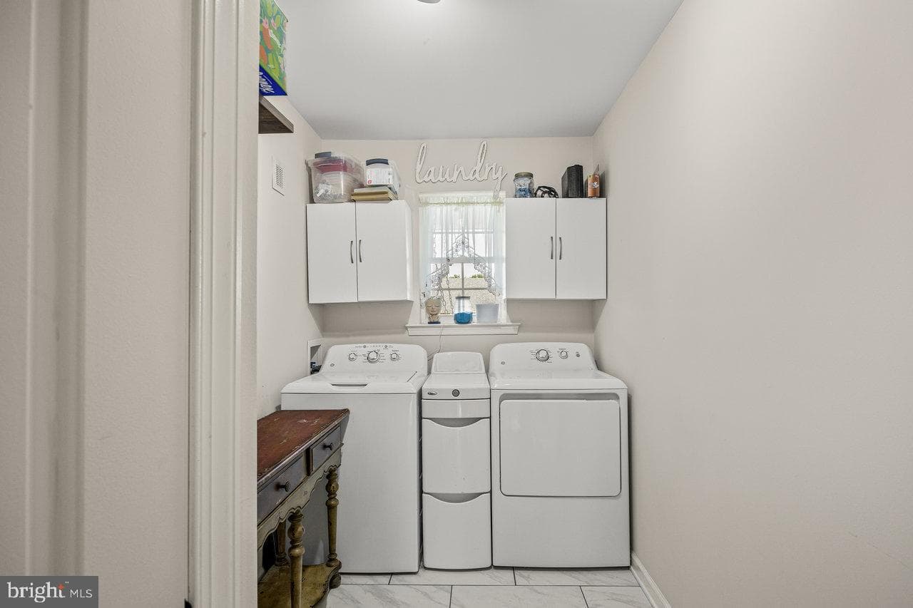 53 Arthur Lane photo 50
