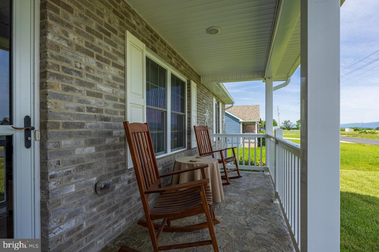 53 Arthur Lane photo 52