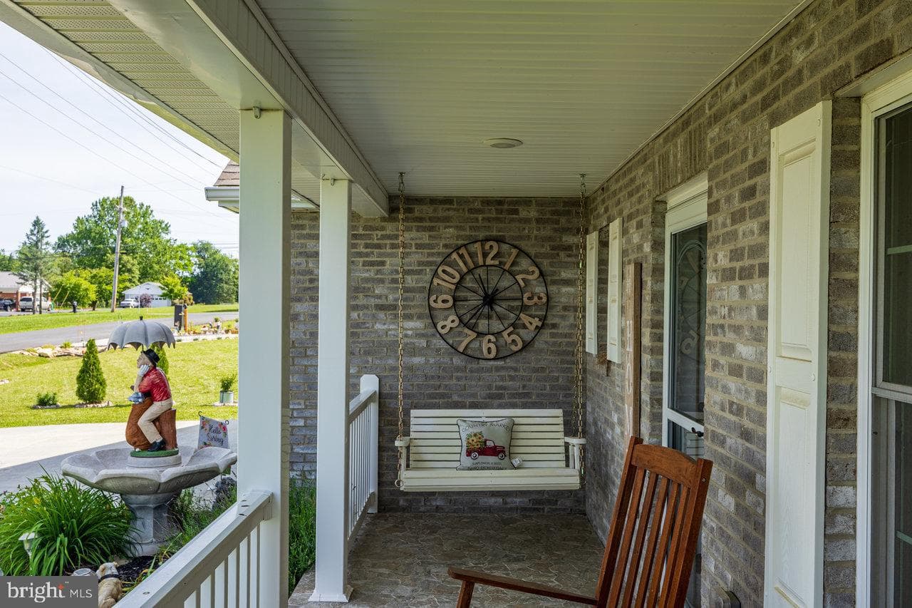 53 Arthur Lane photo 53