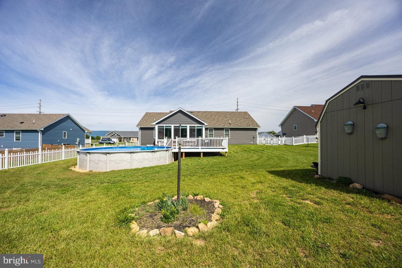53 Arthur Lane photo 57