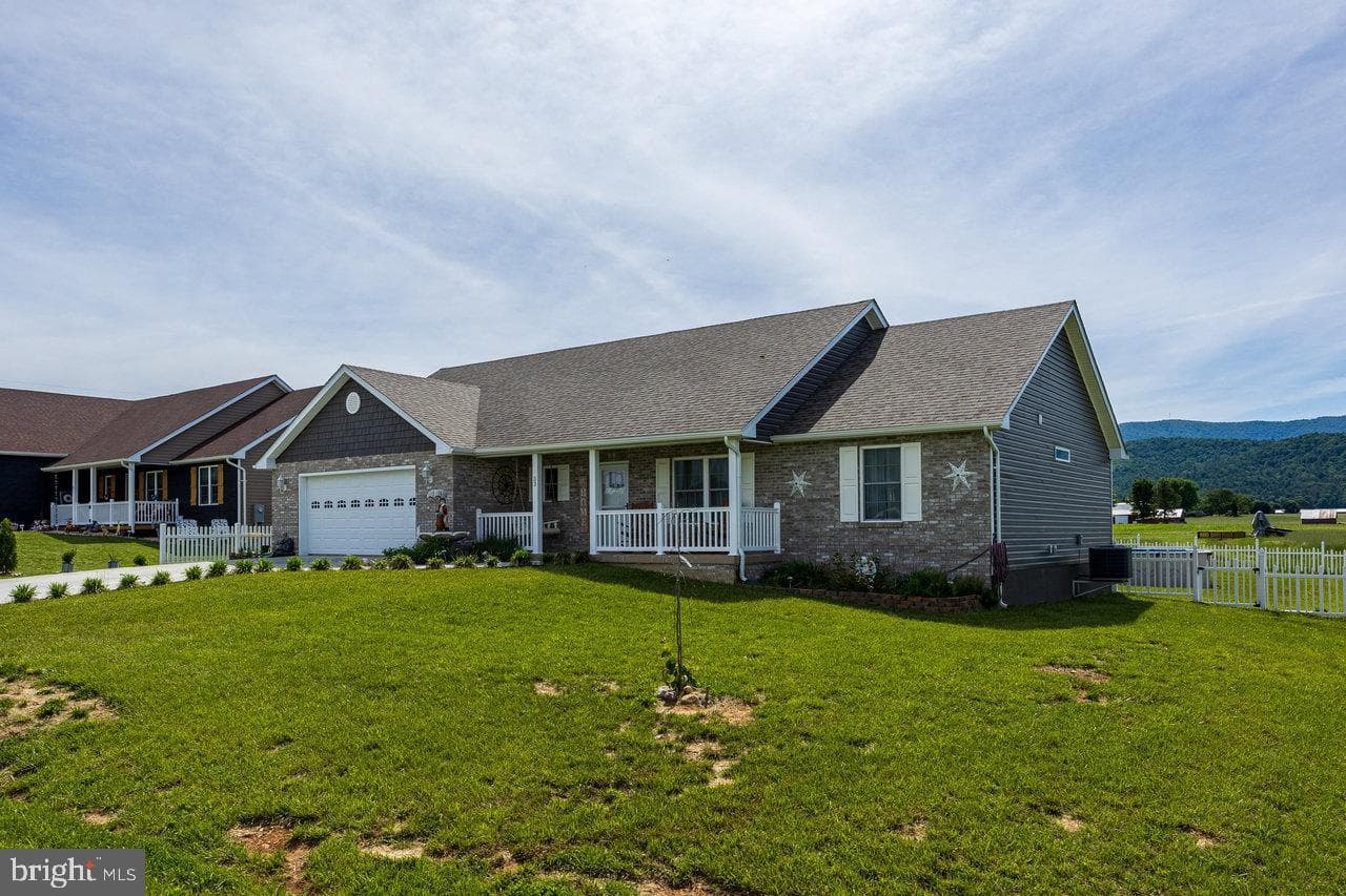 53 Arthur Lane photo 69