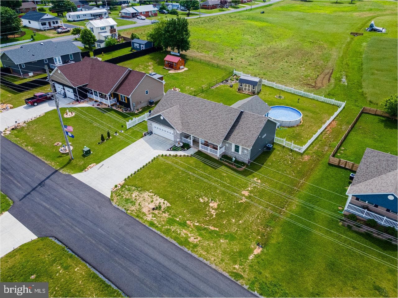 53 Arthur Lane photo 71