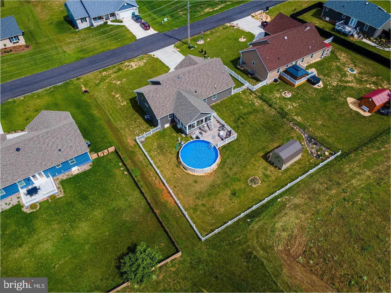 53 Arthur Lane photo 74