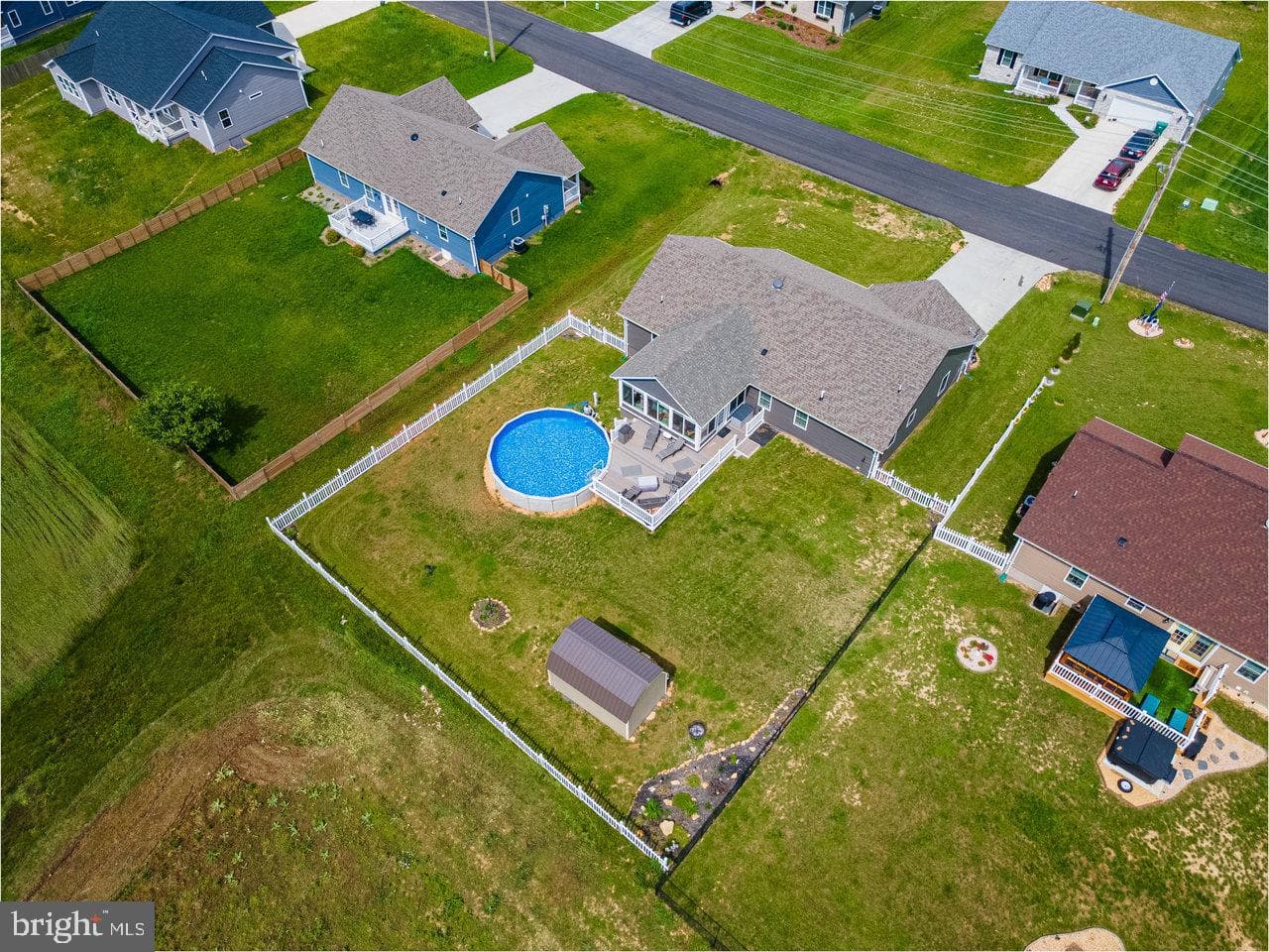 53 Arthur Lane photo 76