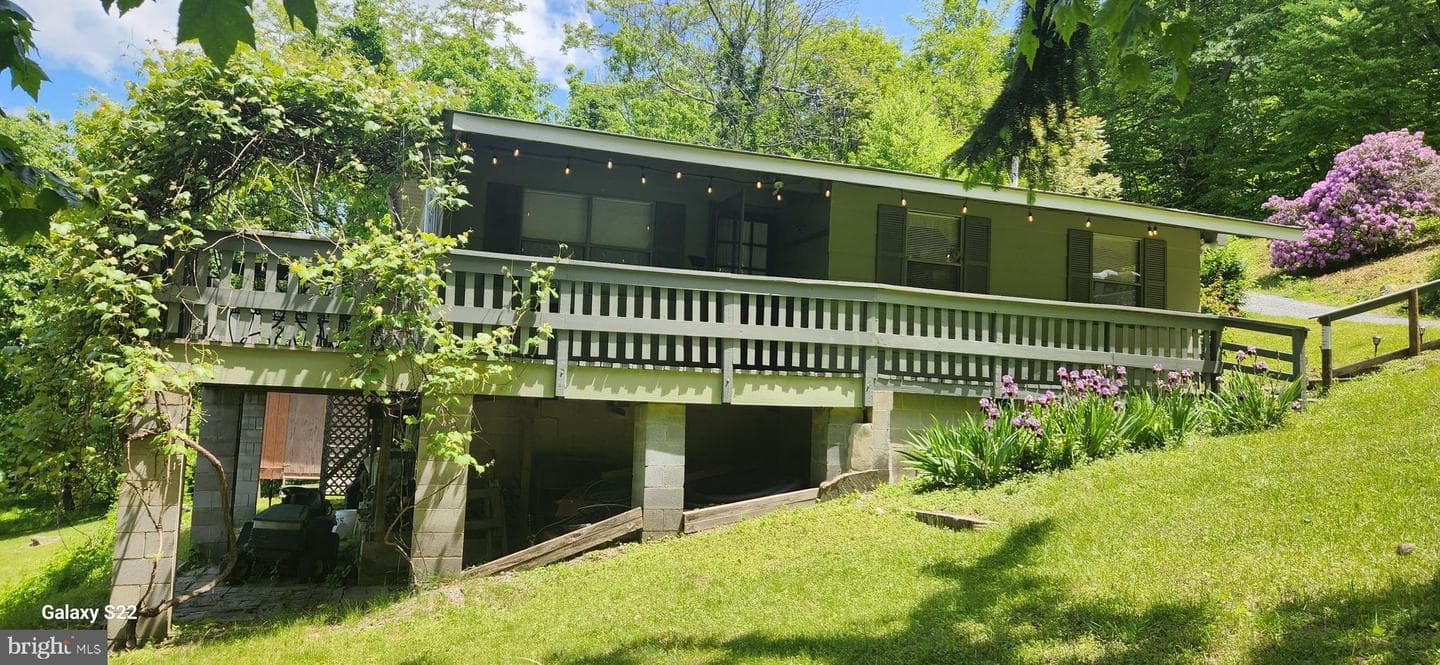 1373 Park Line Road