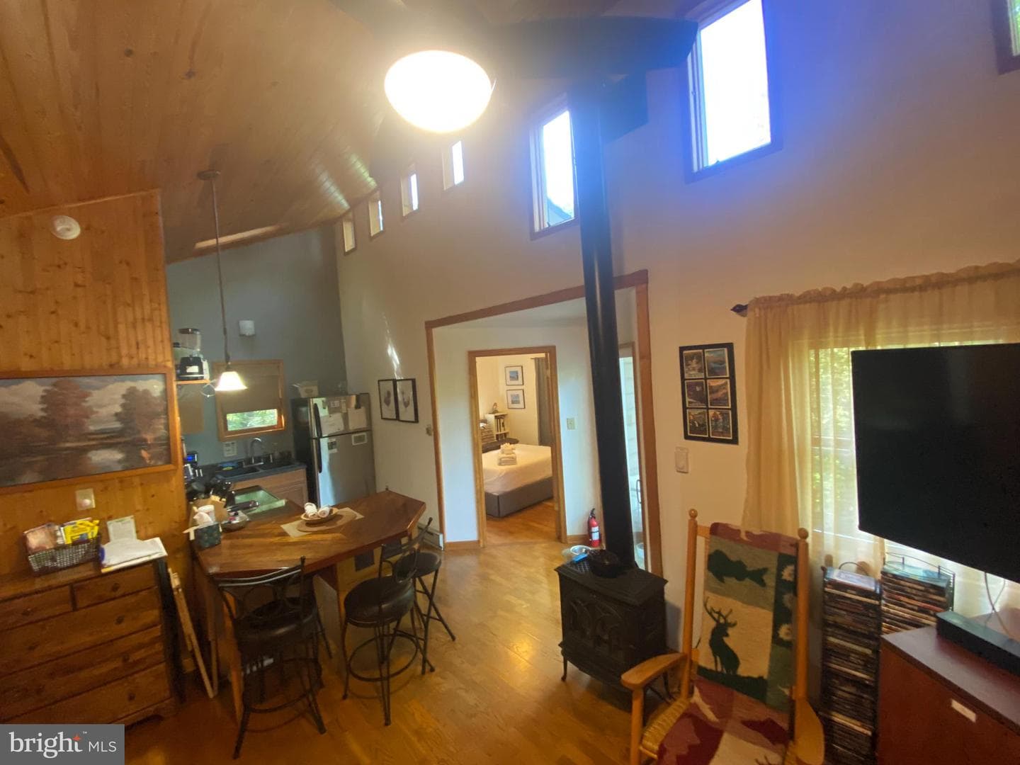 568 Cliff Heights Road photo 11