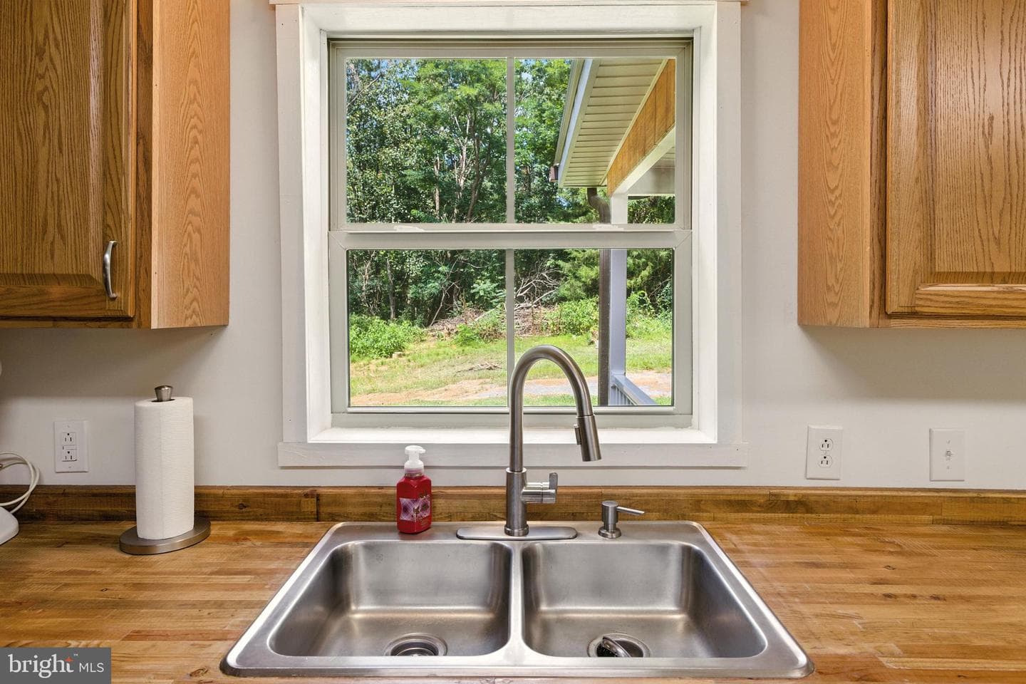 114 Americana Road photo 15