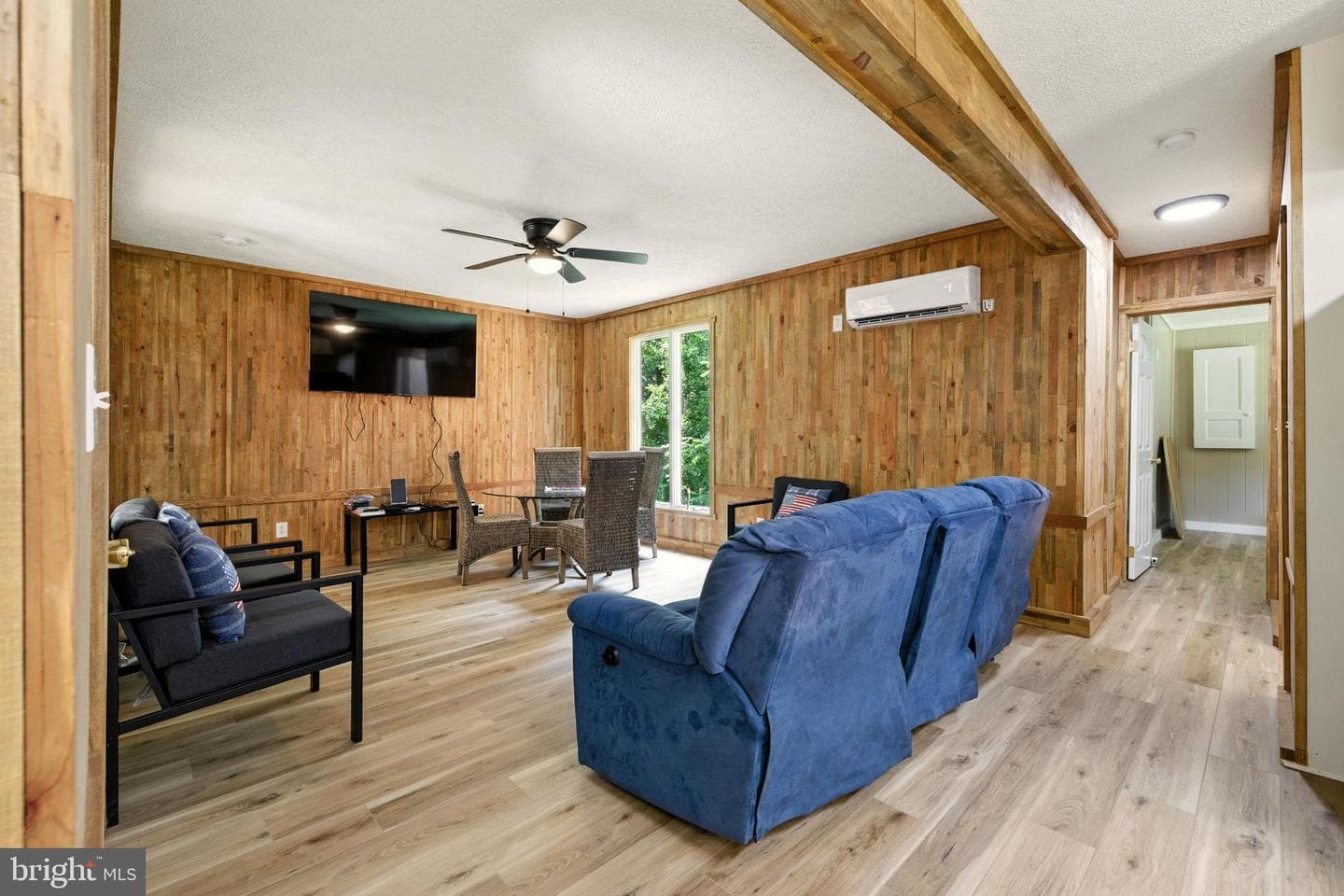 114 Americana Road photo 4
