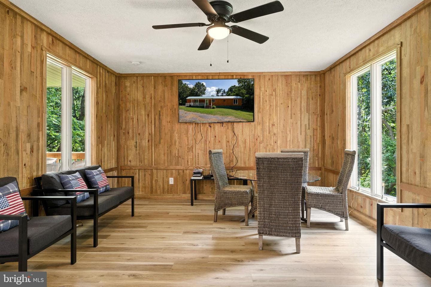 114 Americana Road photo 5