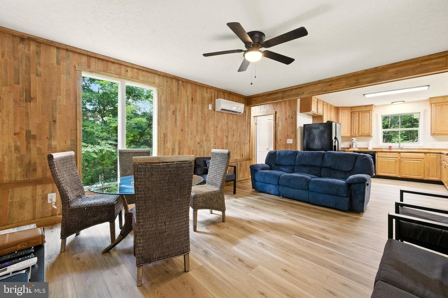 114 Americana Road photo 6