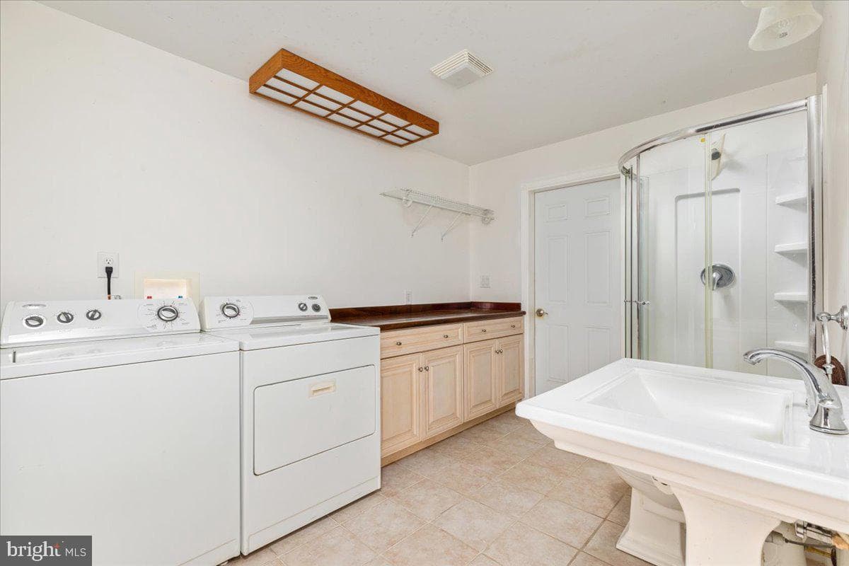 563 Park View Drive photo 8