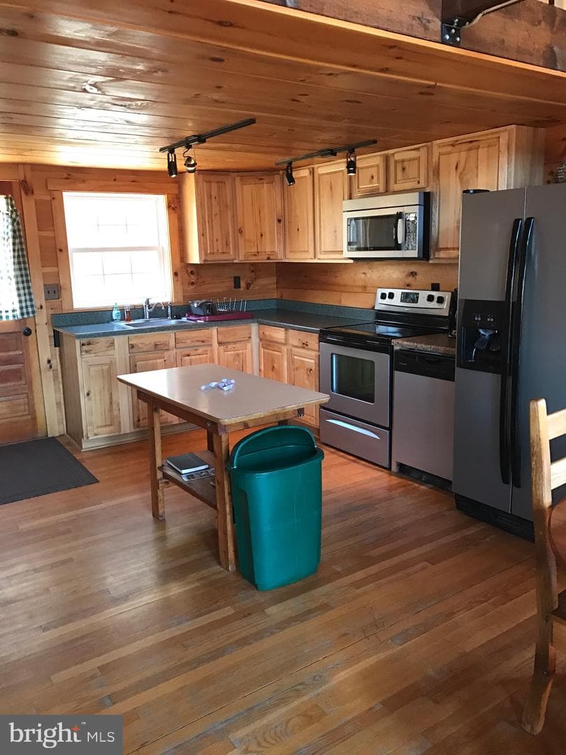 205 Meadow Hill Lane photo 9