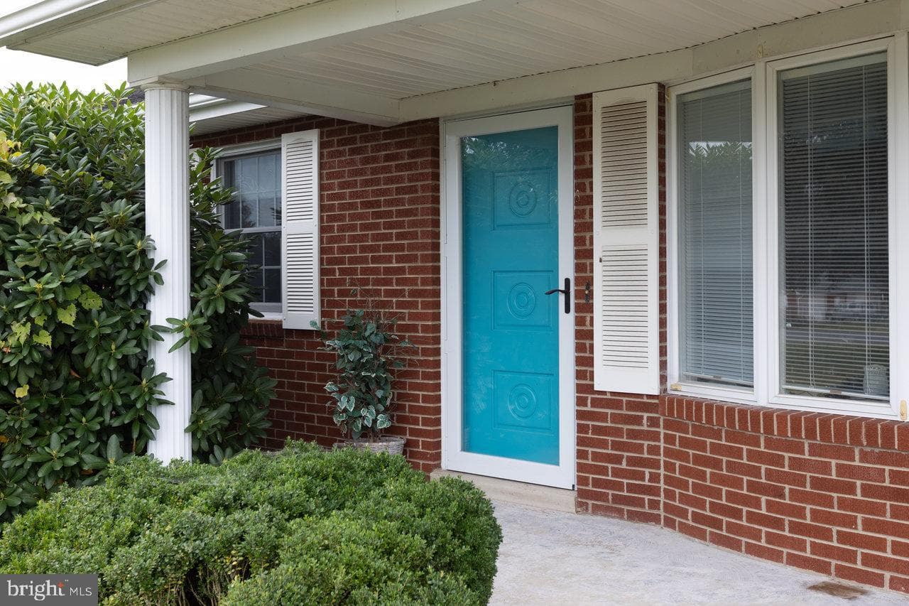 1 Rowe Drive photo 3