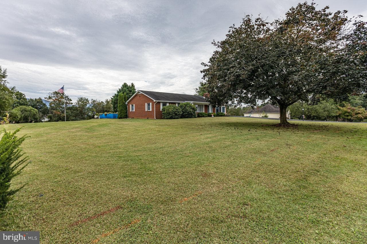 1 Rowe Drive photo 33