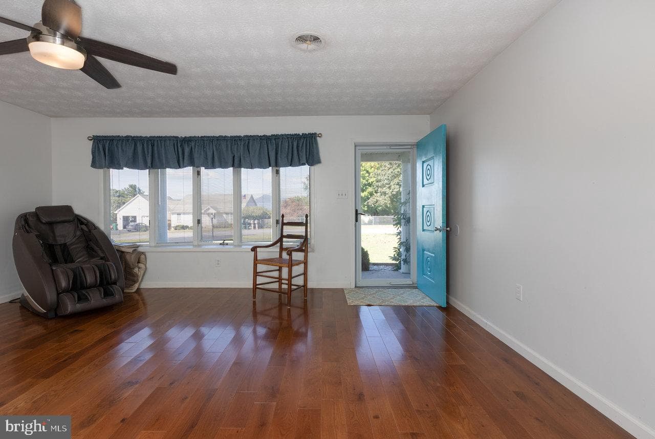 1 Rowe Drive photo 4
