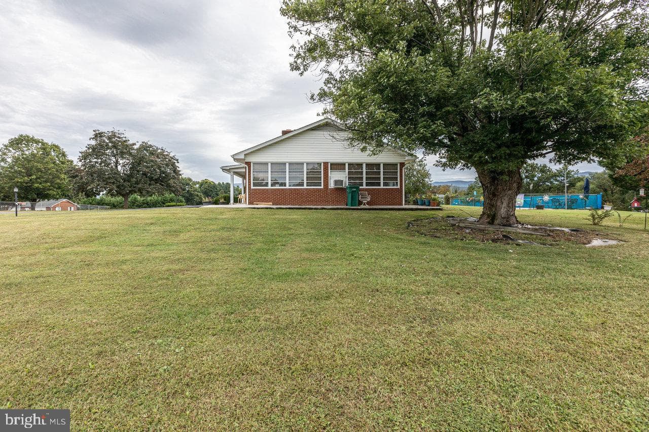 1 Rowe Drive photo 52