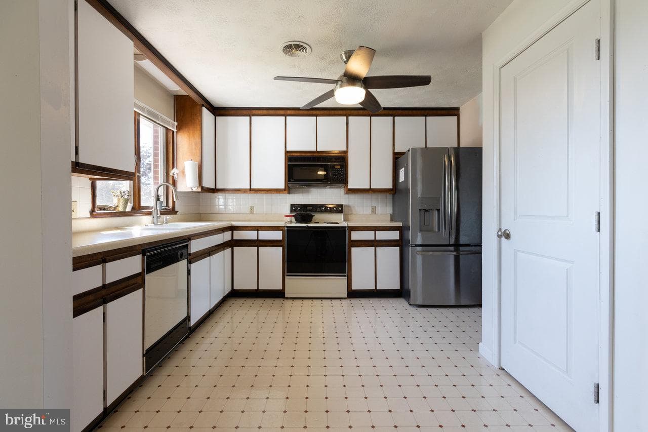 1 Rowe Drive photo 9