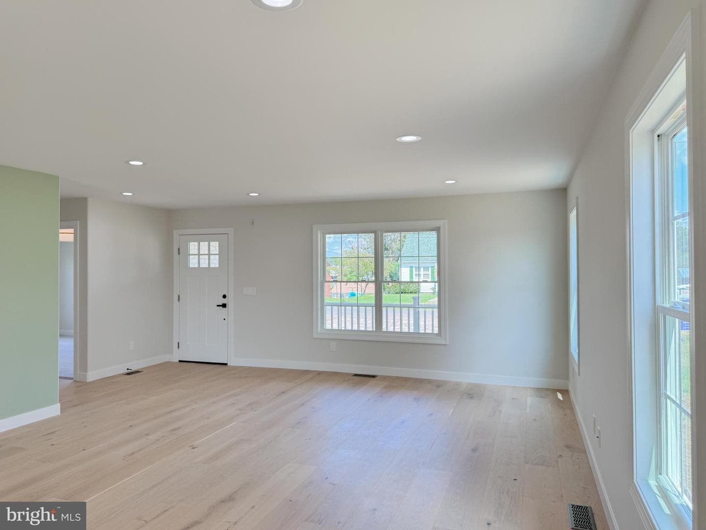 320 8th Avenue photo 11