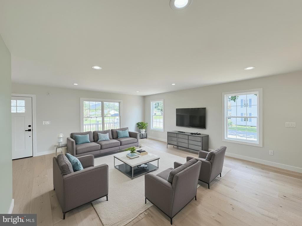 320 8th Avenue photo 2