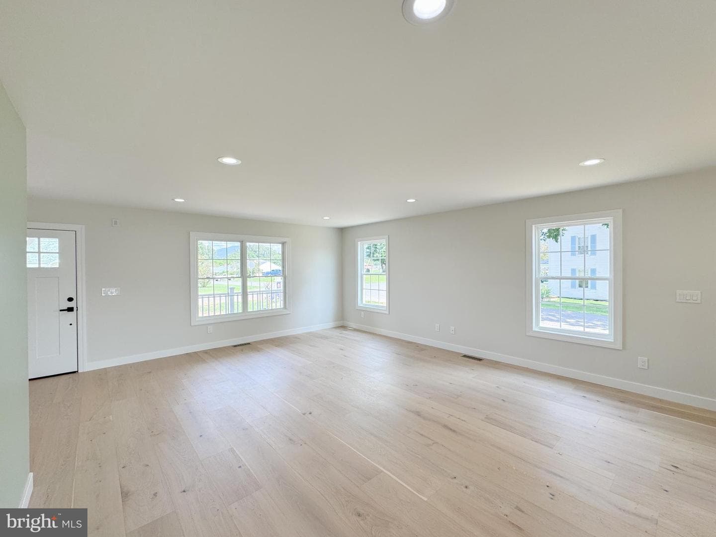 320 8th Avenue photo 20