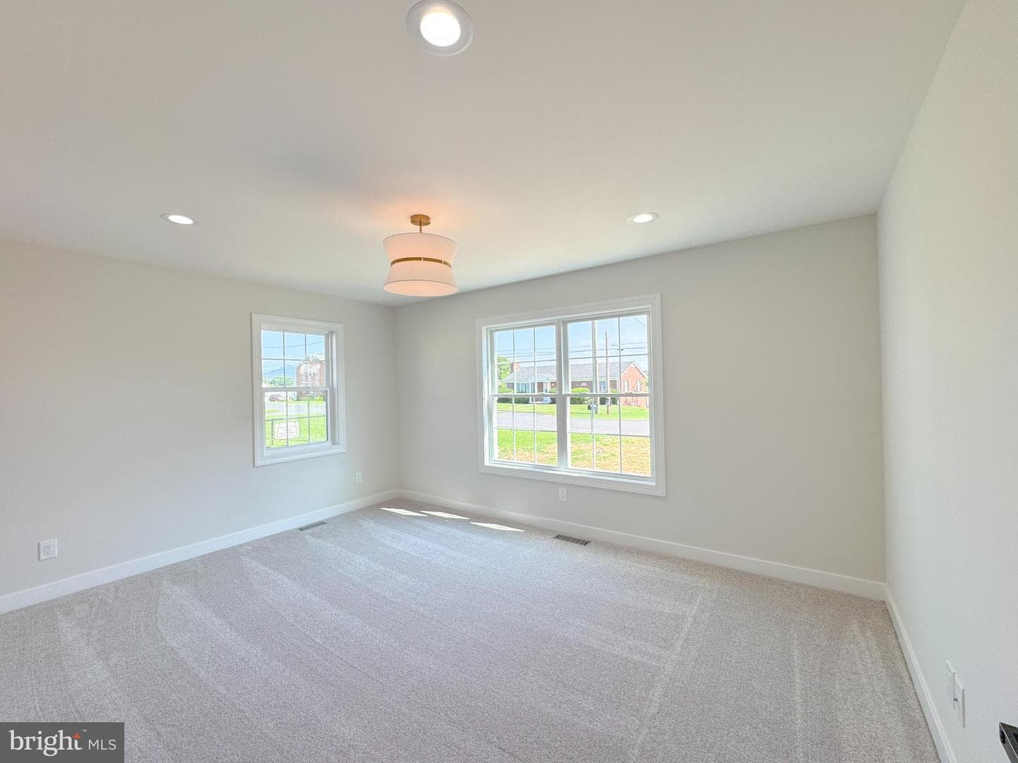 320 8th Avenue photo 22