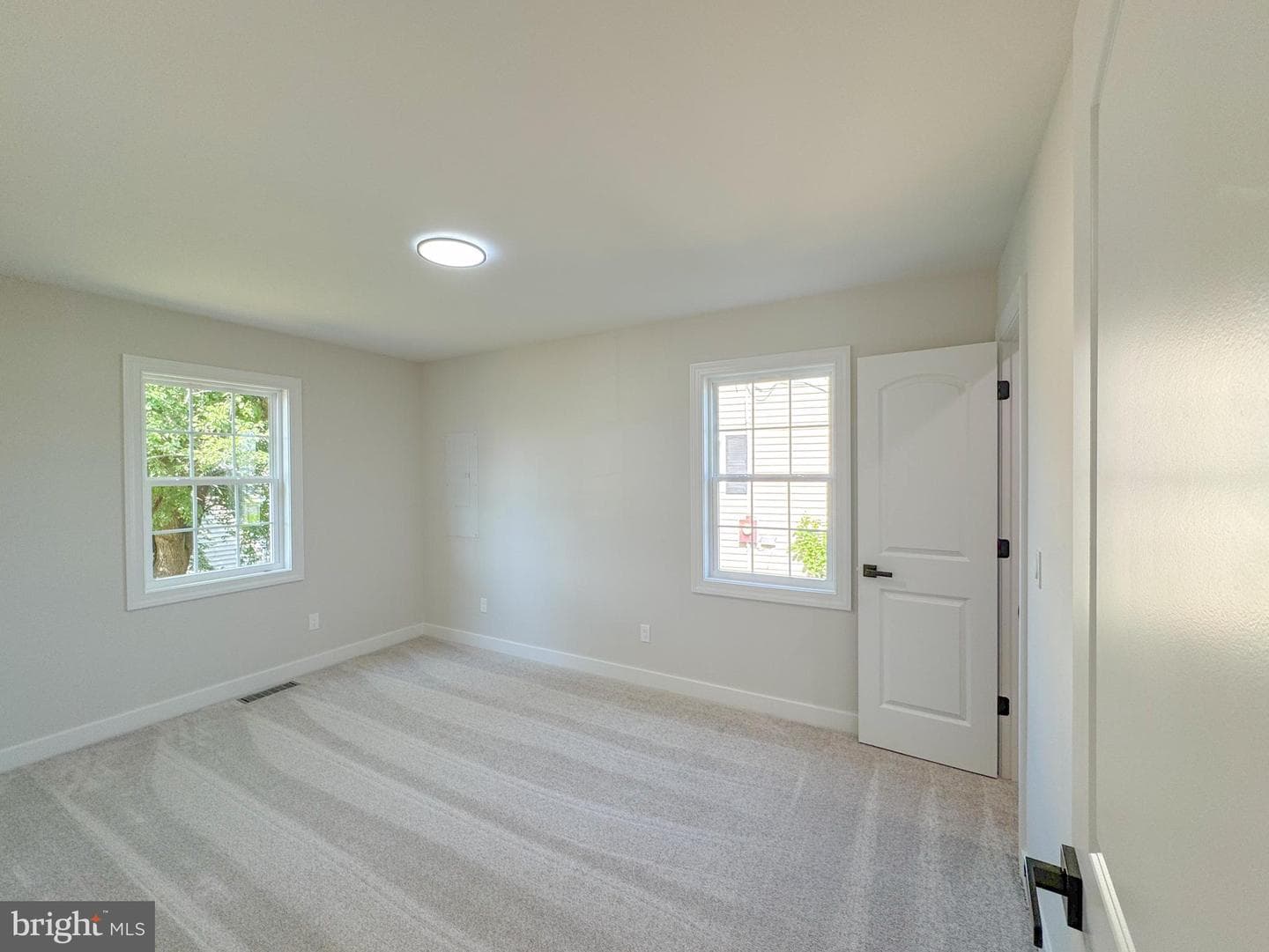 320 8th Avenue photo 25