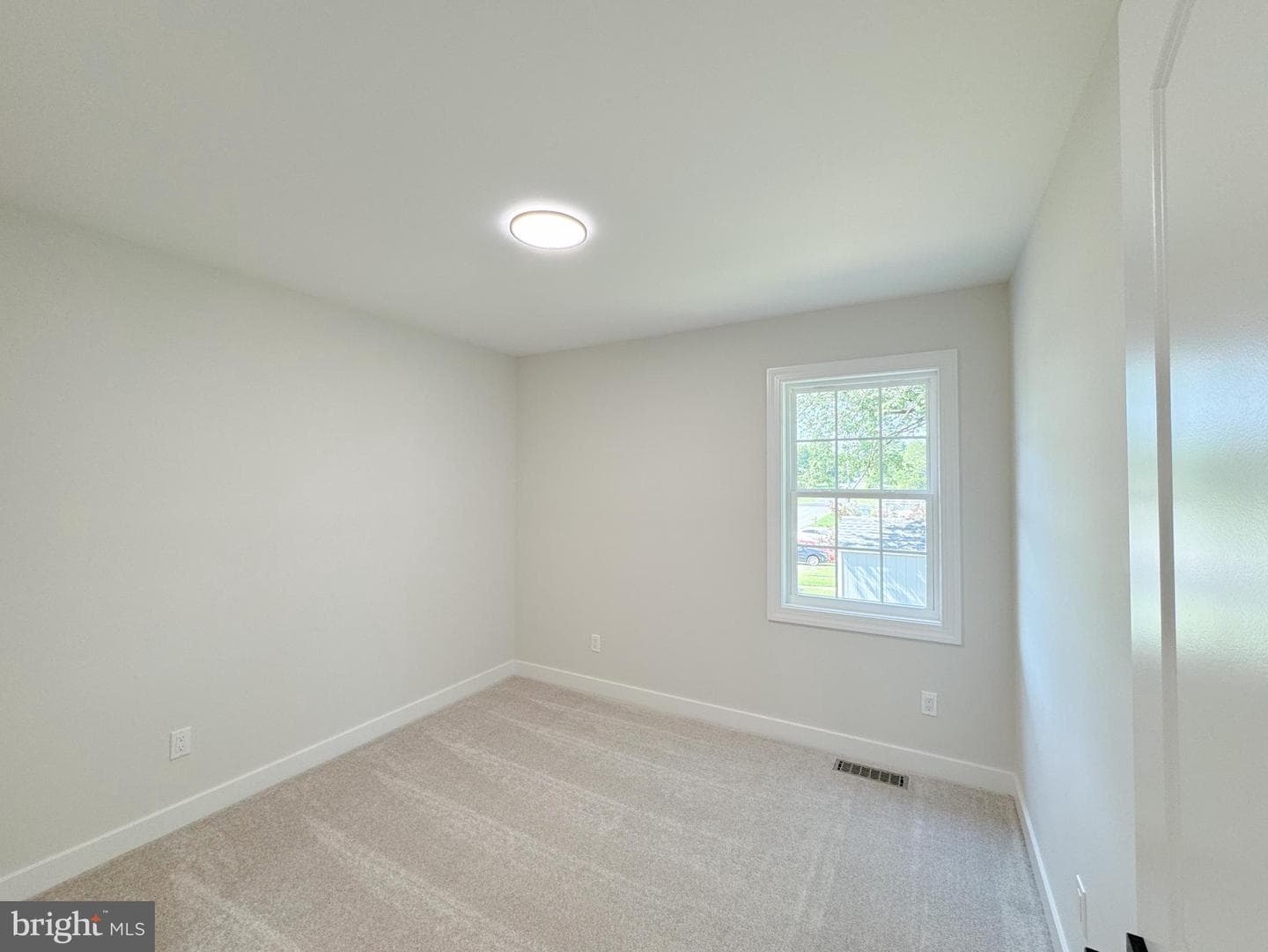320 8th Avenue photo 27
