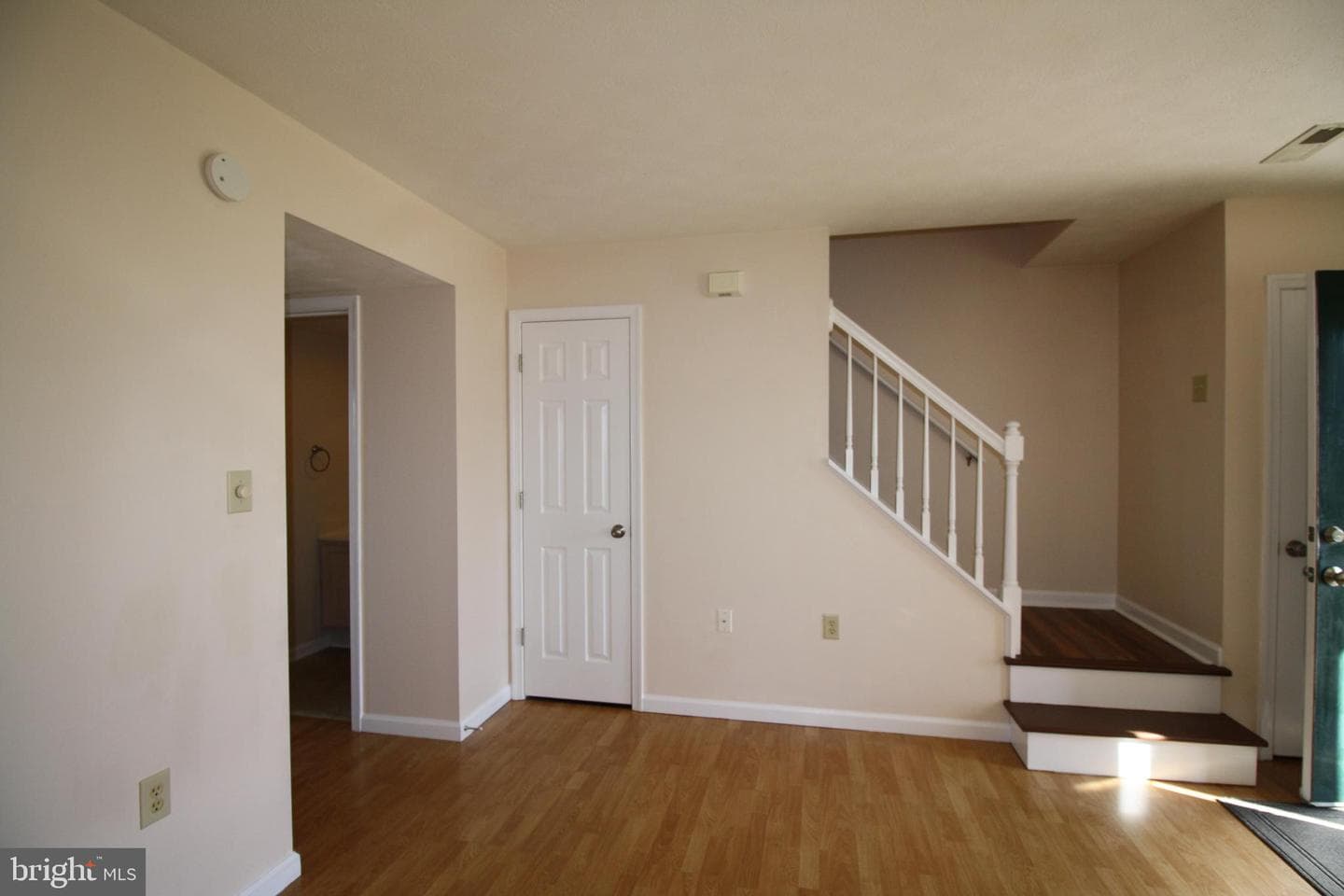216 Fourth Street photo 9