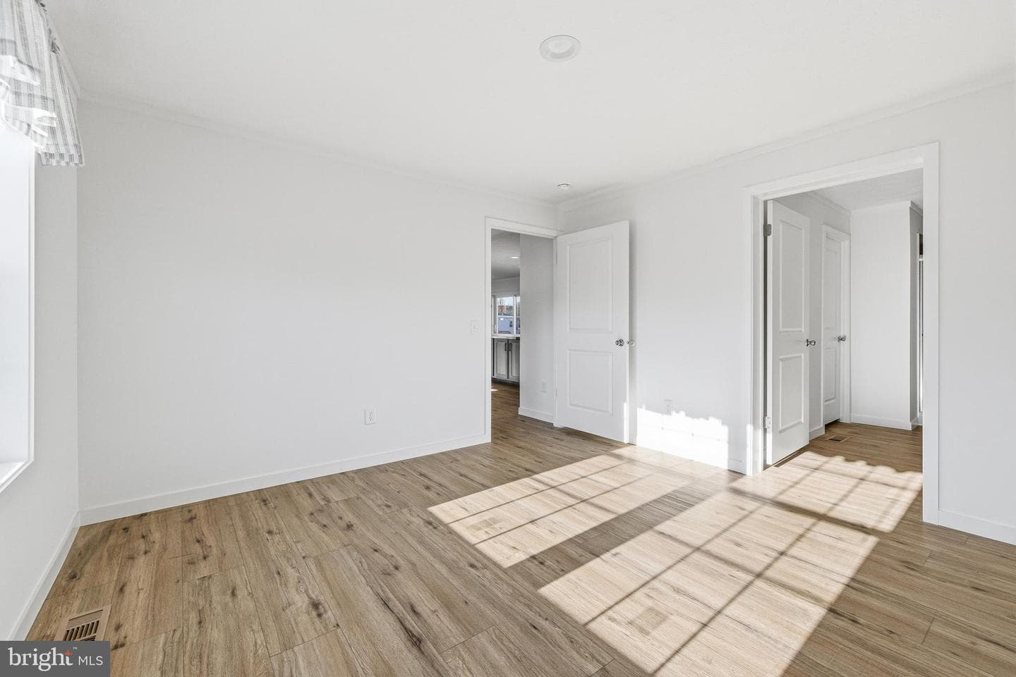 355 Park Road photo 26