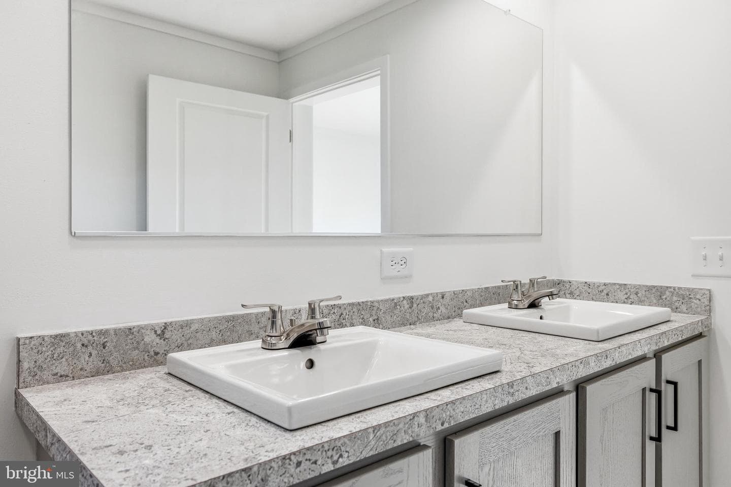 355 Park Road photo 31