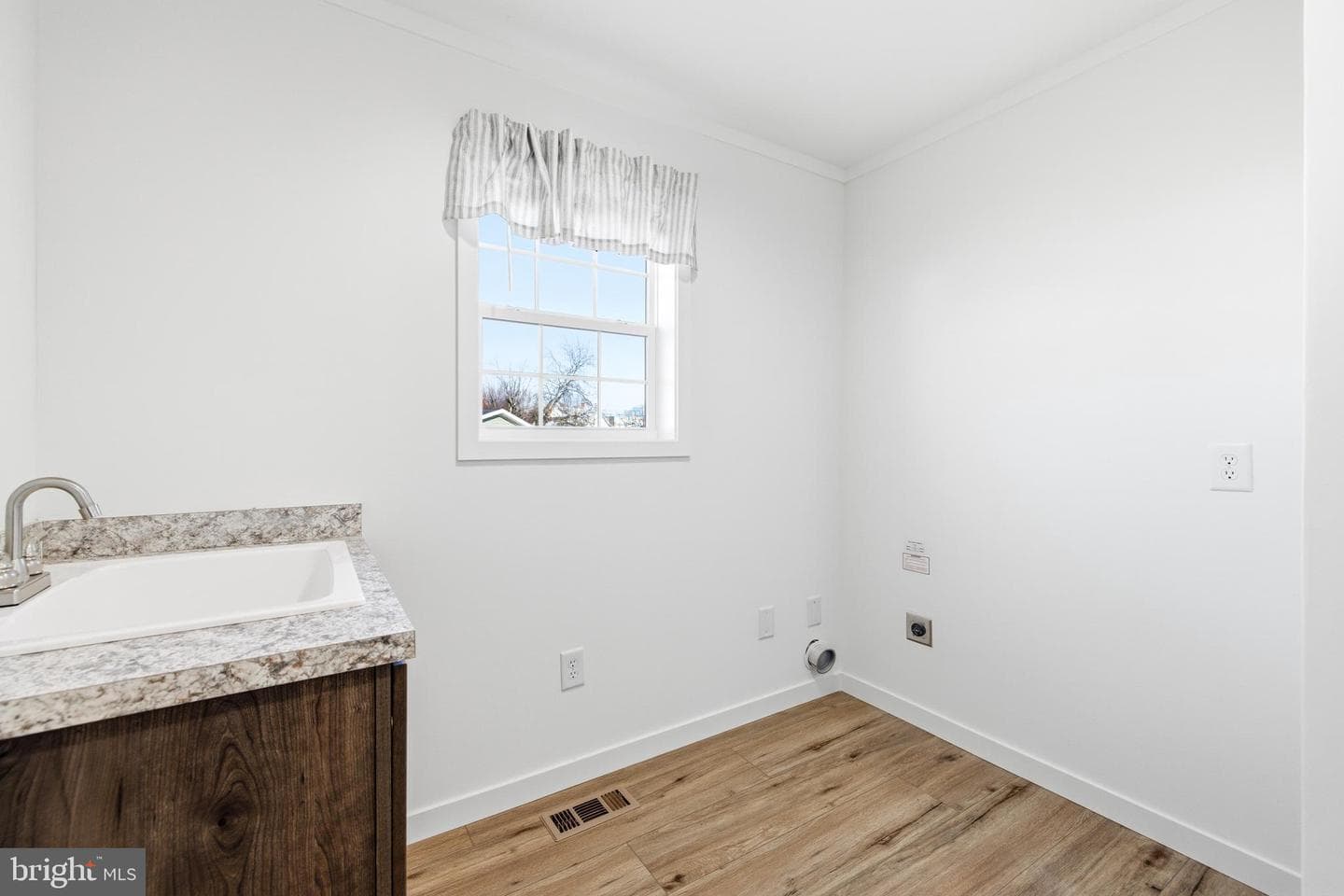 355 Park Road photo 39