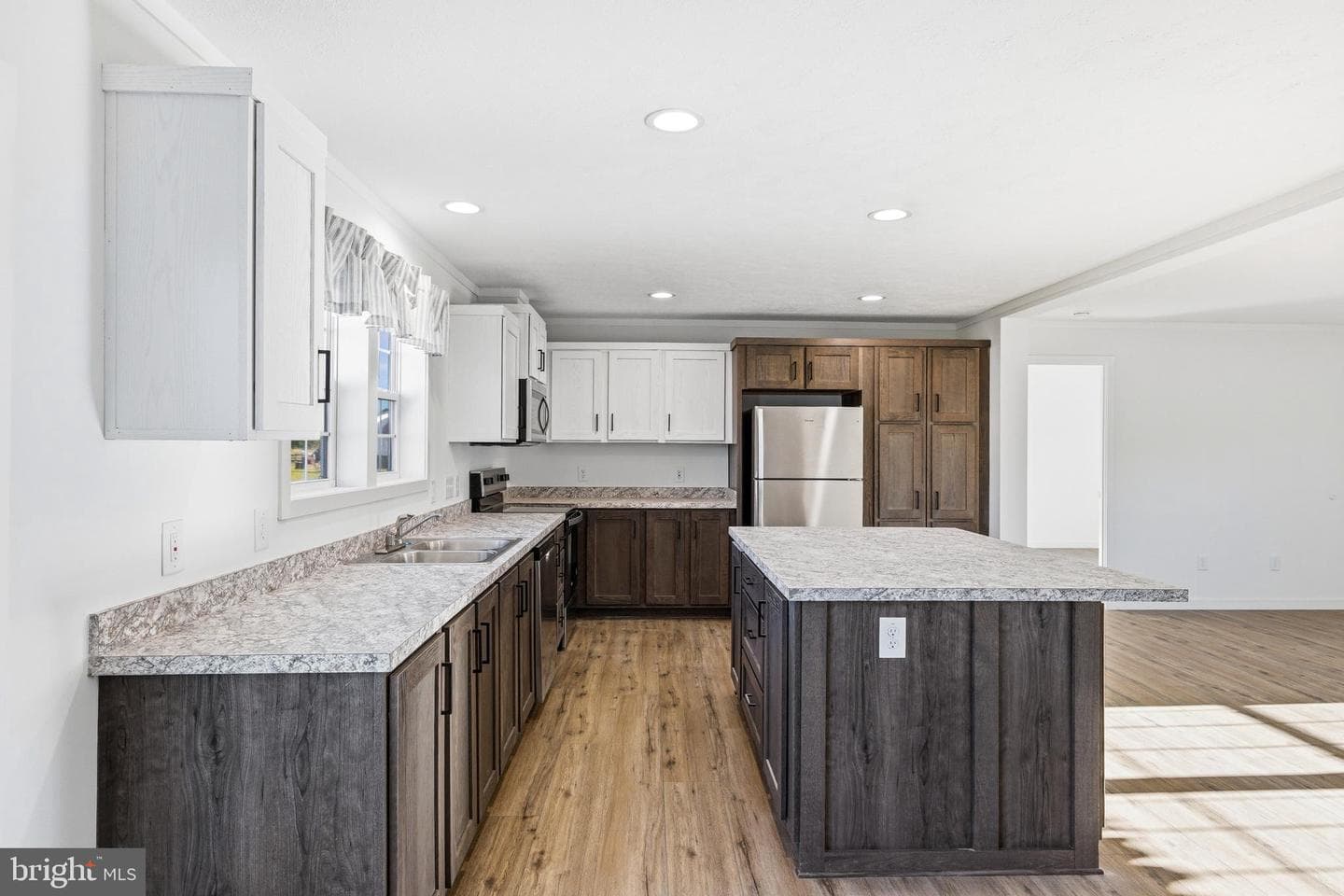 355 Park Road photo 7