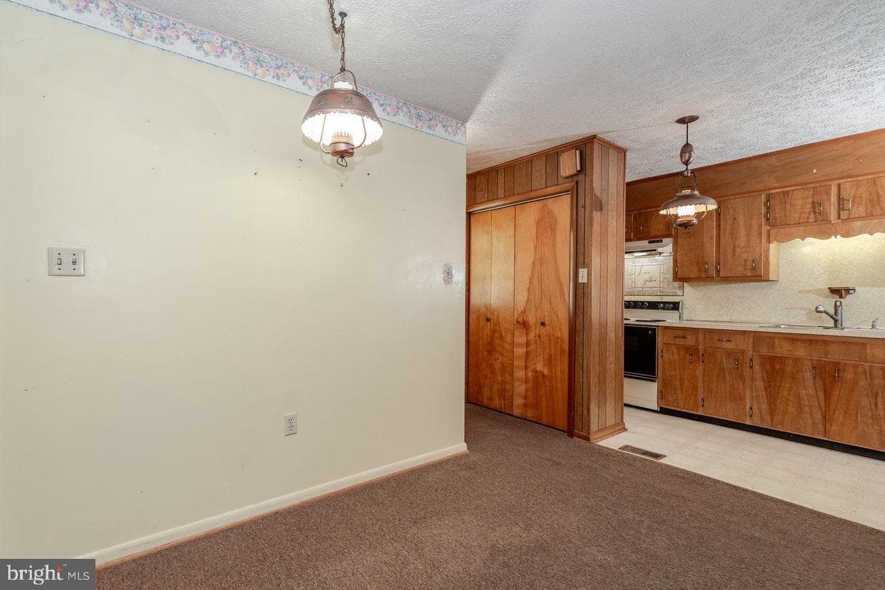 728 Clearview photo 12