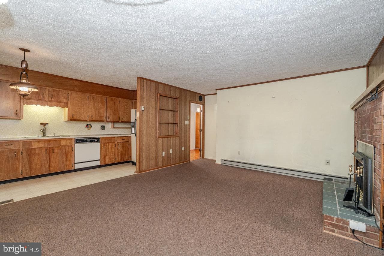 728 Clearview photo 16
